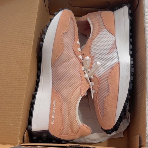 Women’s New Balance 327 Rose Pink - Picture 4 of 6